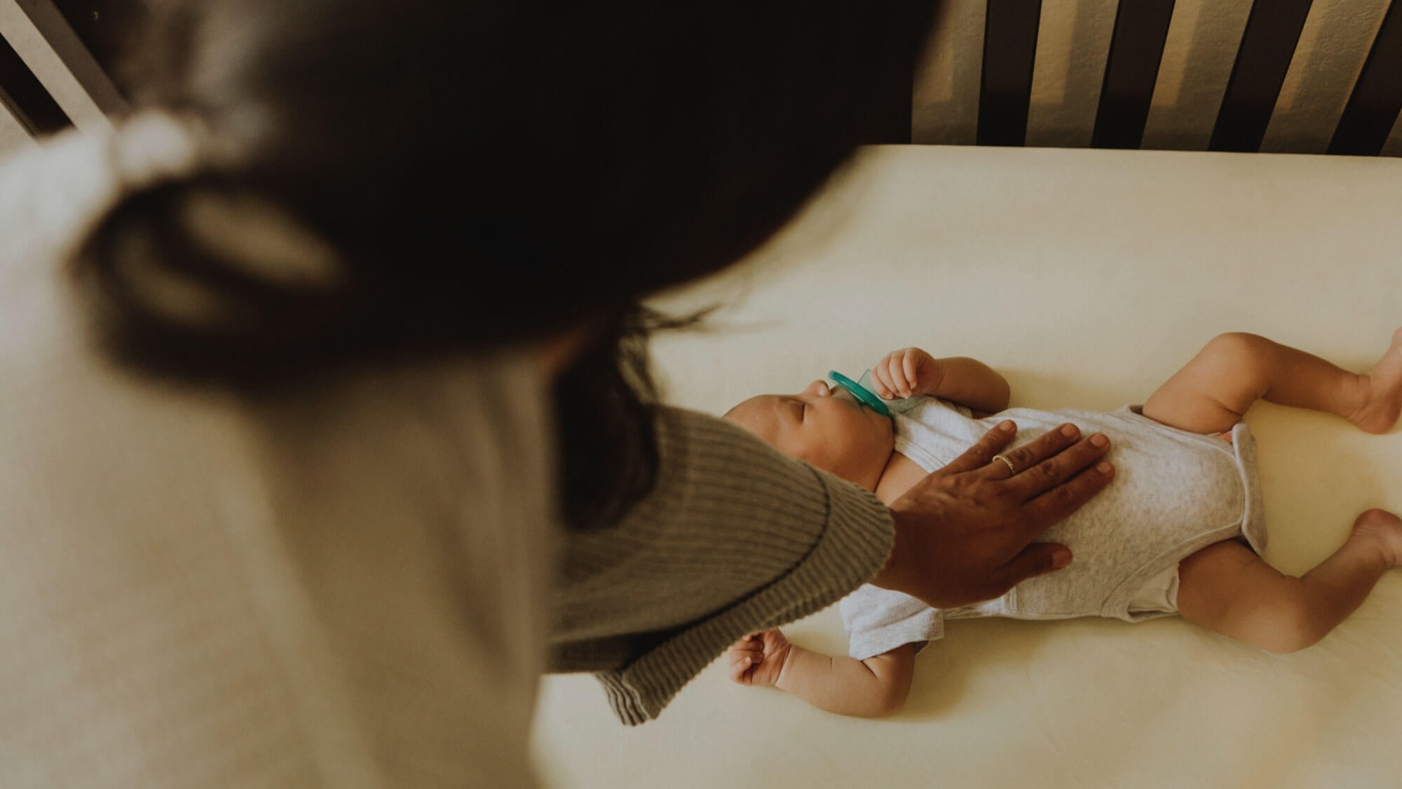 Image for Baby wakes up too early - causes & what you can do